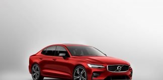 Volvo yeni S60 spor sedanı sunar