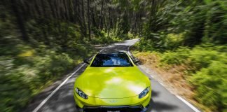 ASTON MARTIN VANTAGE YENİ RENKLERİNE KAVUŞTU