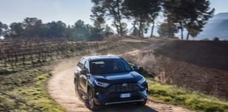 TOYOTA RAV4 YENİLENDİ Yeni RAV4