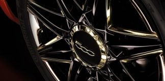 Armani, Bvlgari ve Kartell: ‘En Şık’ Elektrikli Fiat 500’ü Tasarladı Fiat 500 Bvlgari'den Mai Troppo'nun tasarladığı konseptin Jantları