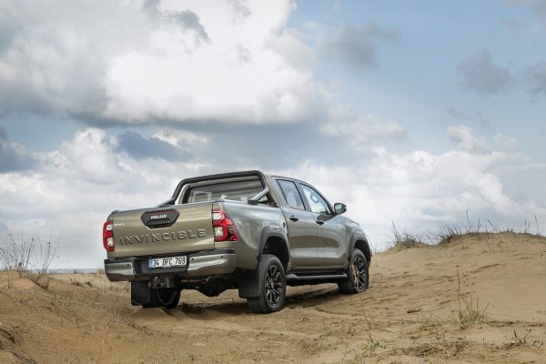 Yeni Toyota Hilux