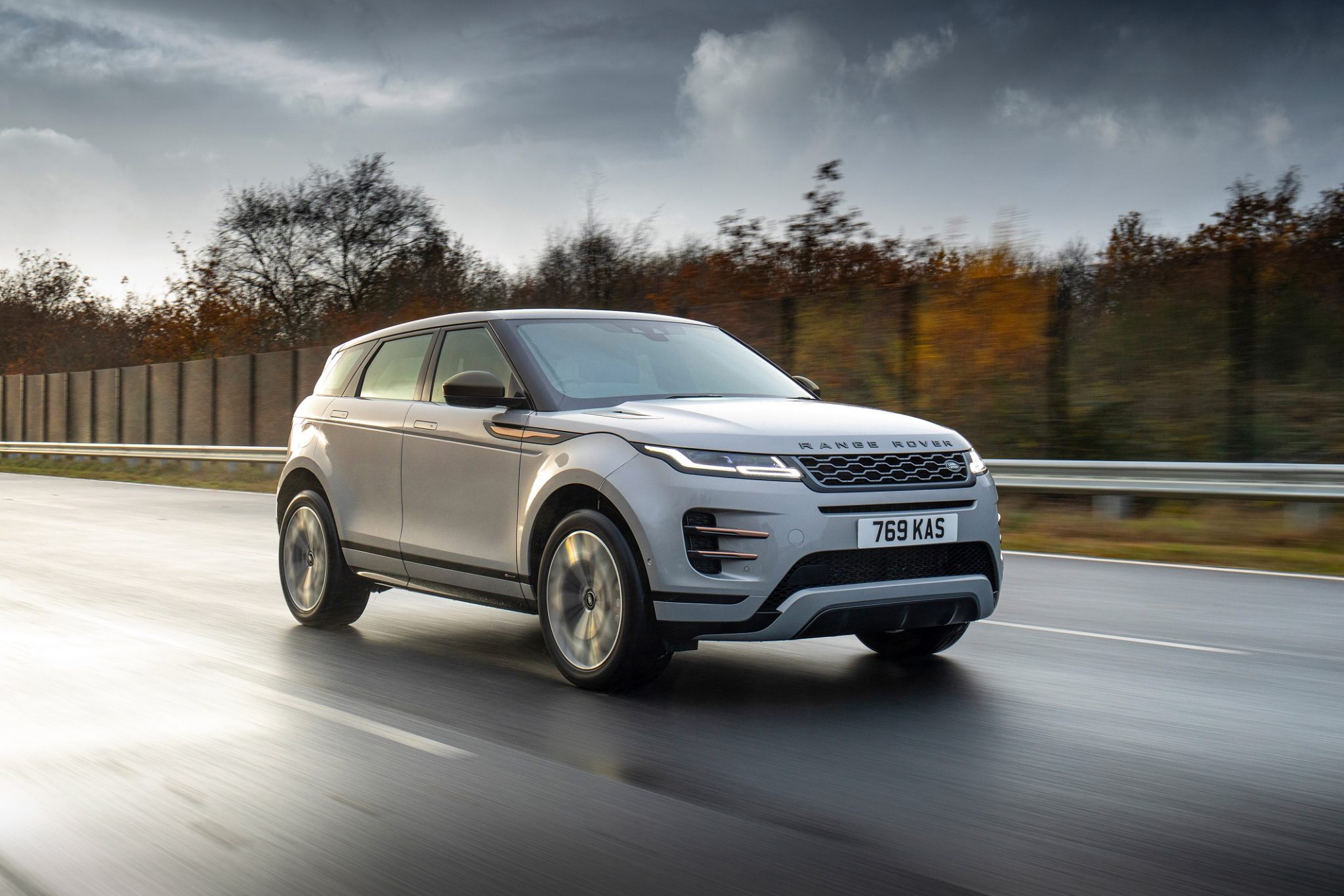 Yeni Range Rover Evoque 1.5 lt Plug-In Hybrid Motor Seçeneği İle