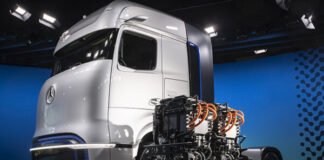 Daimler, elektrikli kamyona geçişin yol haritasını çizdi