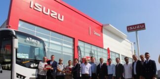 Anadolu Isuzu Kocaeli FNC Otomotiv’den Tuncay Seyahat’e 75 Araç Teslimatı
