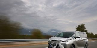 Lexus’un ‘Doğuştan Lüks’ Yeni LM Modeli Türkiye’de