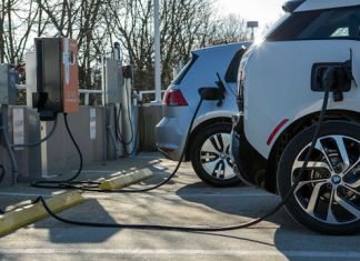 Türkiye’de Benzinli Araçlara Talep Liderliğini Koruyor, Elektrikli Araçlara Geçiş Temkinli